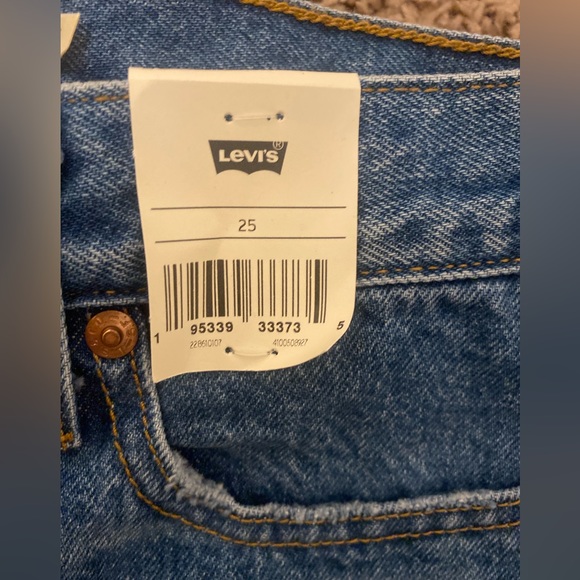 Levi’s Wedgie Fit- SZ 25- NWT - Picture 4 of 6